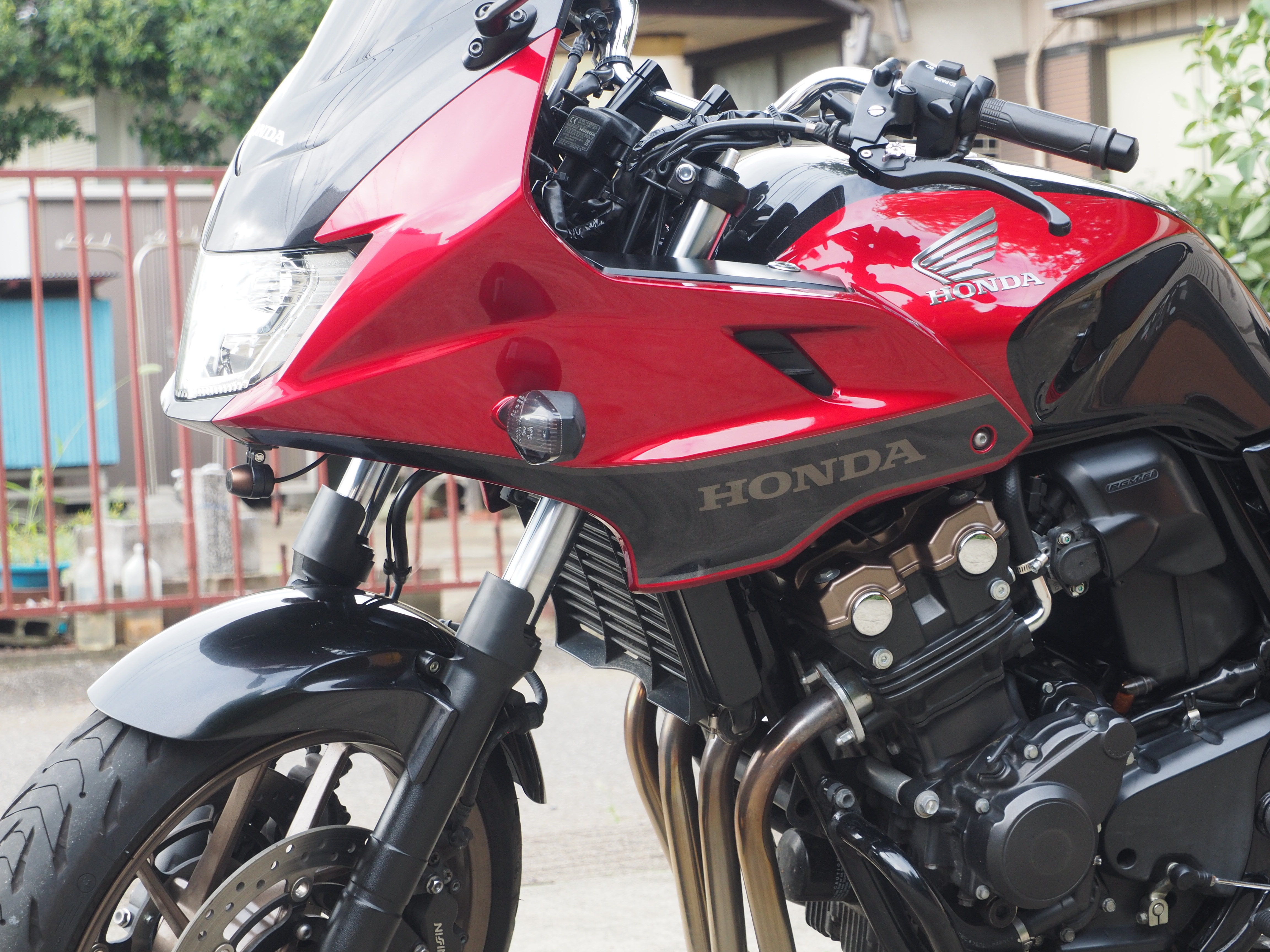 CB400SF/SBのフロントが頼りないのはフォークスプリングが原因です ─ 交換で接地感が変わります